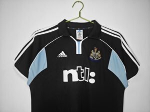 Retro Newcastle 2000/01 Away - Image 3