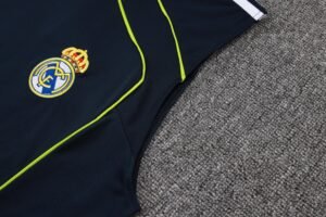 Real Madrid Sleevesless Training Suit D25116 - Image 5
