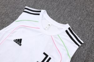 Juventus Sleevesless Training Suit D25109 - Image 11