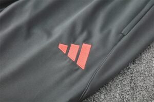 Adult/ Kids Bayern Half Zipper Training Suit 801 - Image 10