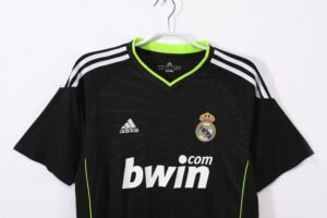 Retro Real Madrid 10/11 Away S-XXL - Image 8