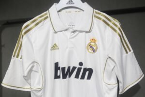 Player Version Retro Real Madrid 11/12 Home S-3XL - Image 5