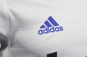 Player Version Retro Real Madrid 10/11 Home Long Sleeves S-3XL - Image 8