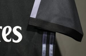 Player Version Retro Real Madrid 2016/17 Third S-3XL - Image 6