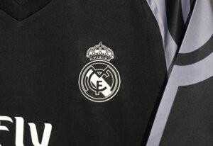 Player Version Retro Real Madrid 2016/17 Third S-3XL - Image 7