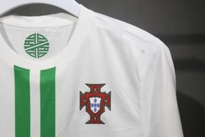 Player Version Retro Portugal 2012/13 Away Long Sleeves S-3XL - Image 6