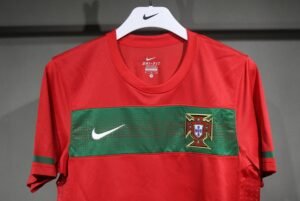 Player Version Retro 2010 Portugal Home S-3XL - Image 5
