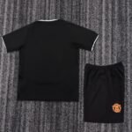 Kids Retro Man Utd 03/04 Away - Image 2