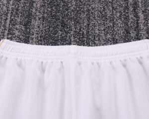 Kids Retro Man Utd 06/07 Home - Image 13