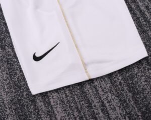 Kids Retro Man Utd 06/07 Home - Image 16