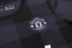 Kids Retro Man Utd 13/14 Away - Image 4