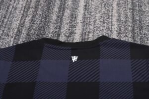 Kids Retro Man Utd 13/14 Away - Image 7