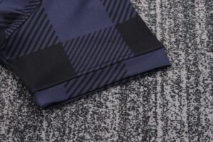 Kids Retro Man Utd 13/14 Away - Image 8