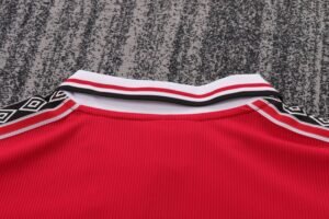 Kids Retro Man Utd 98/99 Home - Image 8