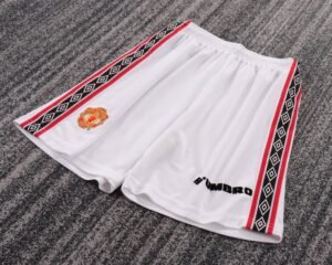 Kids Retro Man Utd 98/99 Home - Image 9