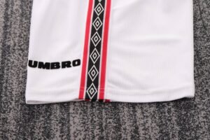 Kids Retro Man Utd 98/99 Home - Image 10