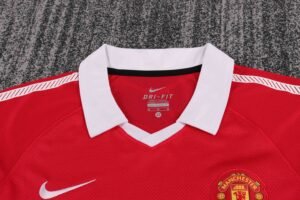 Kids Retro Man Utd 10/11 Home - Image 3