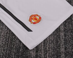 Kids Retro Man Utd 10/11 Home - Image 13
