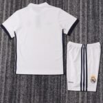 Kids Real Madrid 16/17 Home - Image 2