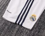 Kids Real Madrid 16/17 Home - Image 13