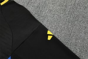 Adult / Kids 2526 Man Utd Half Zipper Training Suit - Image 7