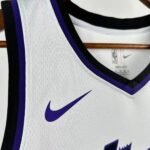 24 SEASON SACRAMENTO KINGS WHITE  #18 - Image 3