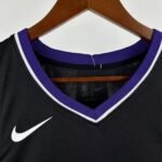 24 SEASON SACRAMENTO KINGS BLACK #18 - Image 3