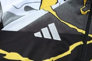 Real Madrid * Marvel Half Zipper Training Suit S-XXL - Image 4