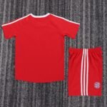 Kids Retro Bayern München 01/02 Home Kit - Image 2