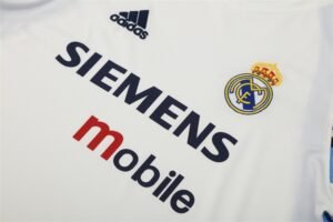 2003/04 Real Madrid Retro Short Sleeves Training Jersey - White - Image 4