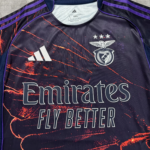 Camisola Adidas x Vhils x SL Benfica - Edição Especial 2025-2026 - Image 3