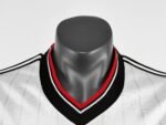 Retro Manchester United 1983 Away - Image 5