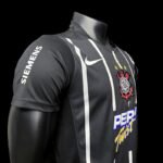 Retro  Corinthians 2004 Away - Image 5