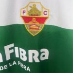 Elche Camiseta Retro Adulto - Image 3